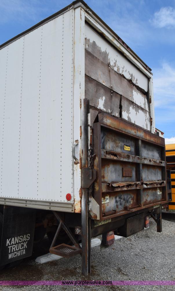 image for item L2553 1988 Ford 7000 box truck