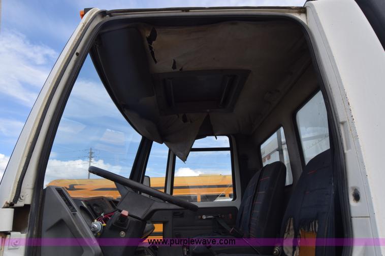 image for item L2553 1988 Ford 7000 box truck