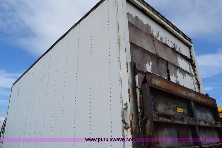 image for item L2553 1988 Ford 7000 box truck