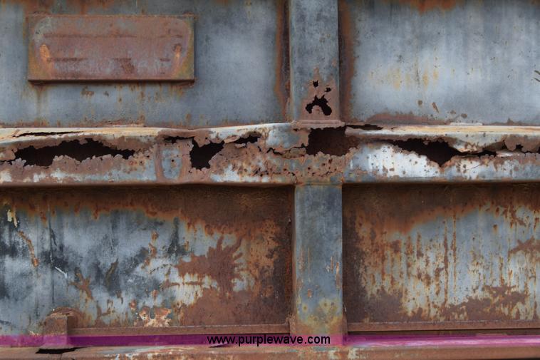 image for item L2553 1988 Ford 7000 box truck