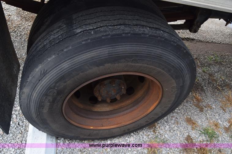 image for item L2553 1988 Ford 7000 box truck