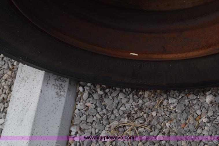 image for item L2553 1988 Ford 7000 box truck