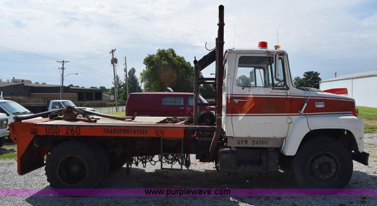 image for item L2554 1978 Ford 7000 flatbed truck