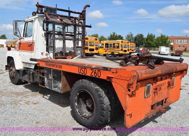 image for item L2554 1978 Ford 7000 flatbed truck