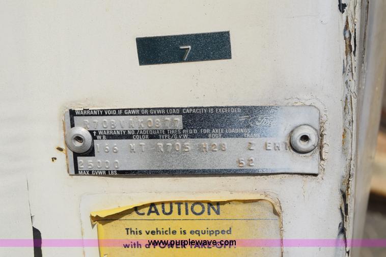 image for item L2554 1978 Ford 7000 flatbed truck