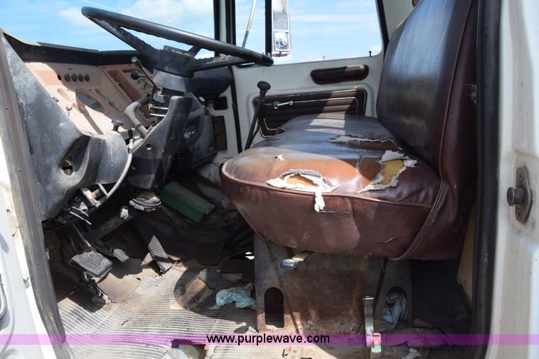 image for item L2554 1978 Ford 7000 flatbed truck