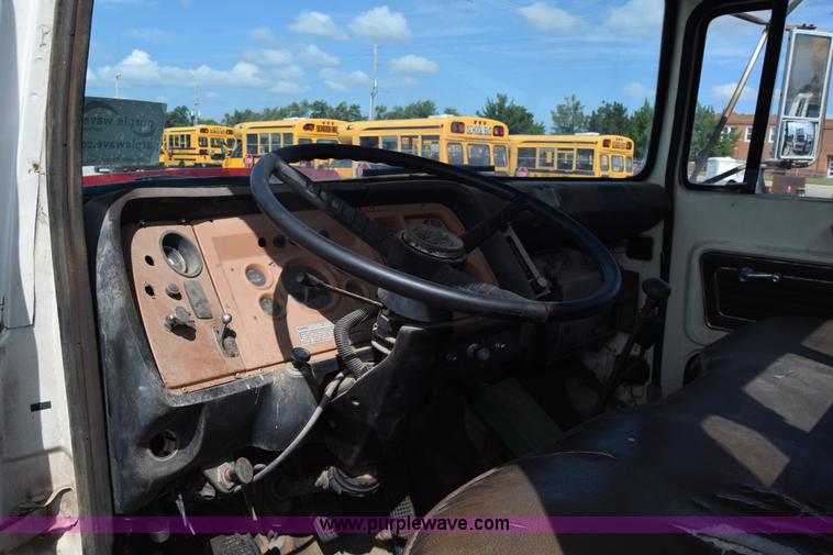 image for item L2554 1978 Ford 7000 flatbed truck