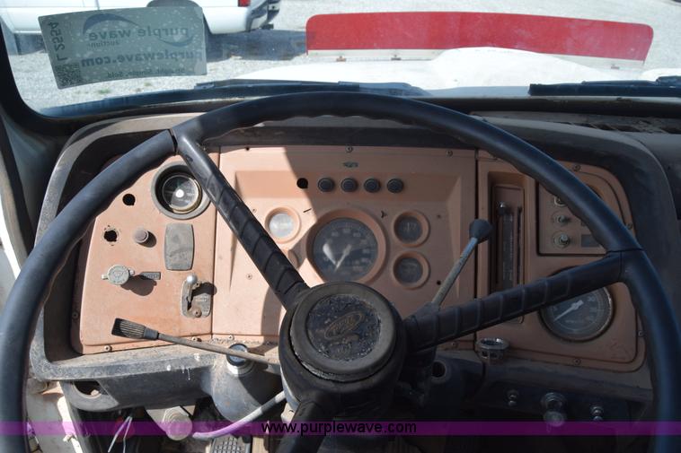 image for item L2554 1978 Ford 7000 flatbed truck