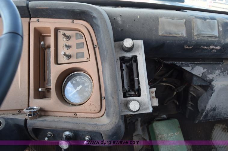 image for item L2554 1978 Ford 7000 flatbed truck