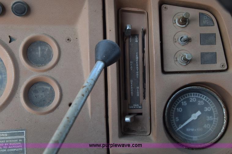 image for item L2554 1978 Ford 7000 flatbed truck