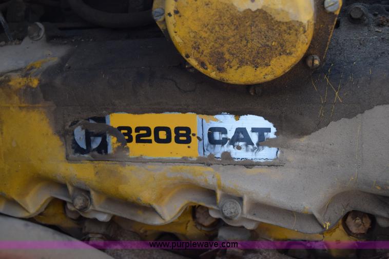 image for item L2554 1978 Ford 7000 flatbed truck