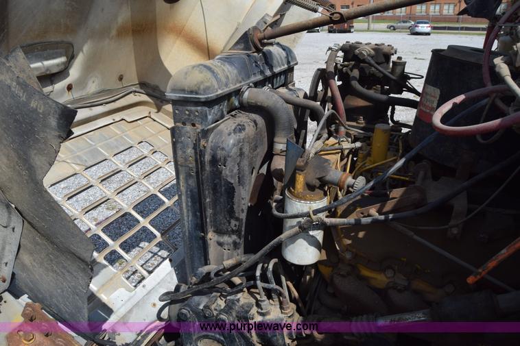 image for item L2554 1978 Ford 7000 flatbed truck