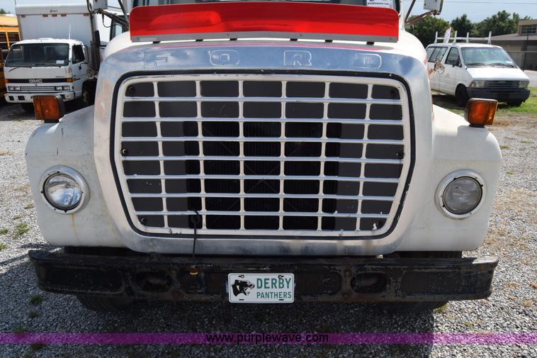 image for item L2554 1978 Ford 7000 flatbed truck