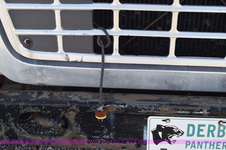 image for item L2554 1978 Ford 7000 flatbed truck