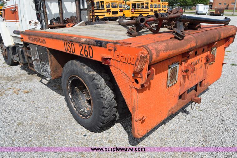 image for item L2554 1978 Ford 7000 flatbed truck