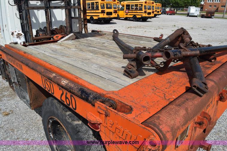 image for item L2554 1978 Ford 7000 flatbed truck