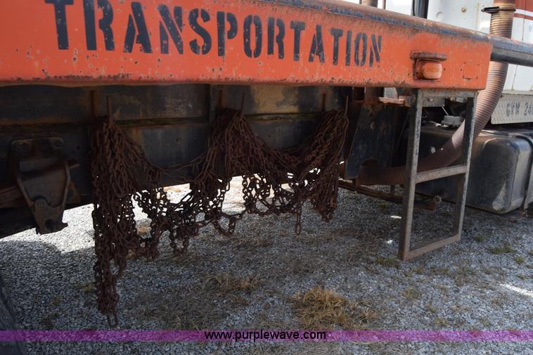 image for item L2554 1978 Ford 7000 flatbed truck