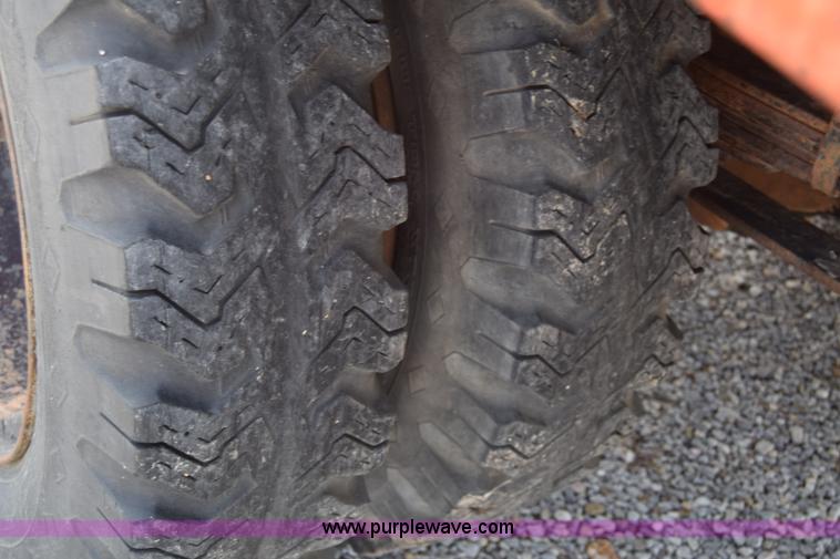 image for item L2554 1978 Ford 7000 flatbed truck