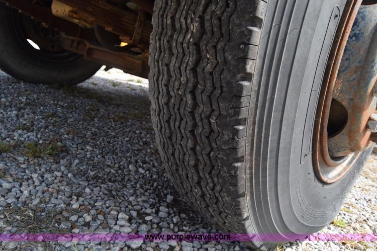 image for item L2554 1978 Ford 7000 flatbed truck