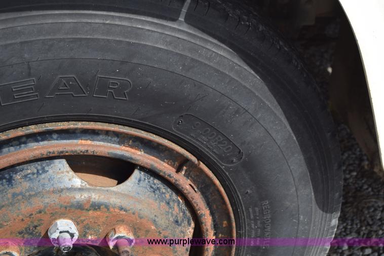 image for item L2554 1978 Ford 7000 flatbed truck