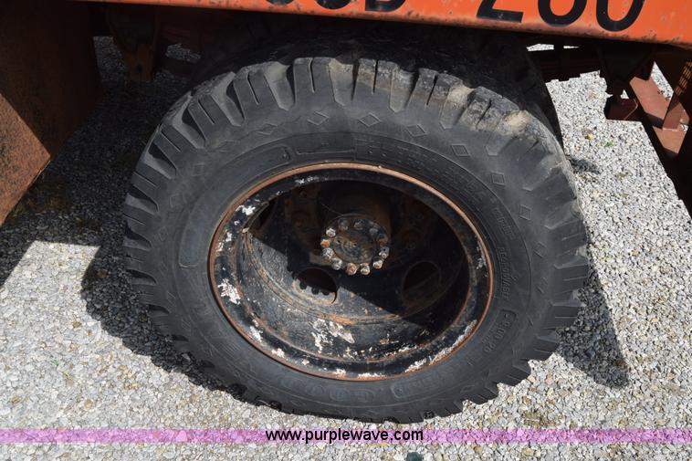 image for item L2554 1978 Ford 7000 flatbed truck