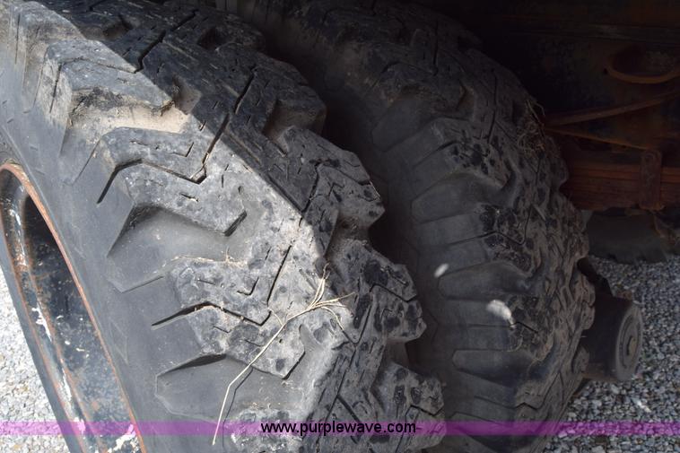 image for item L2554 1978 Ford 7000 flatbed truck