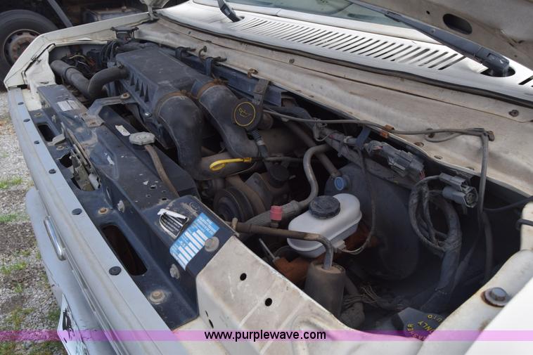 image for item L2555 1988 Ford Econoline E250 van