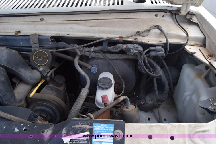 image for item L2555 1988 Ford Econoline E250 van