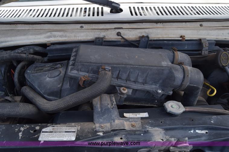 image for item L2555 1988 Ford Econoline E250 van