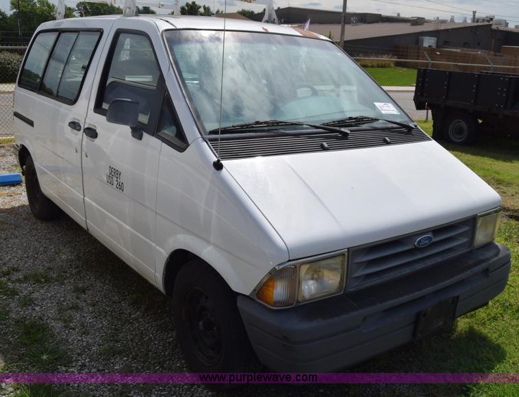 image for item L2556 1996 Ford Aerostar van