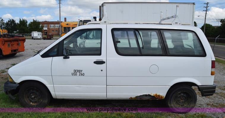 image for item L2556 1996 Ford Aerostar van