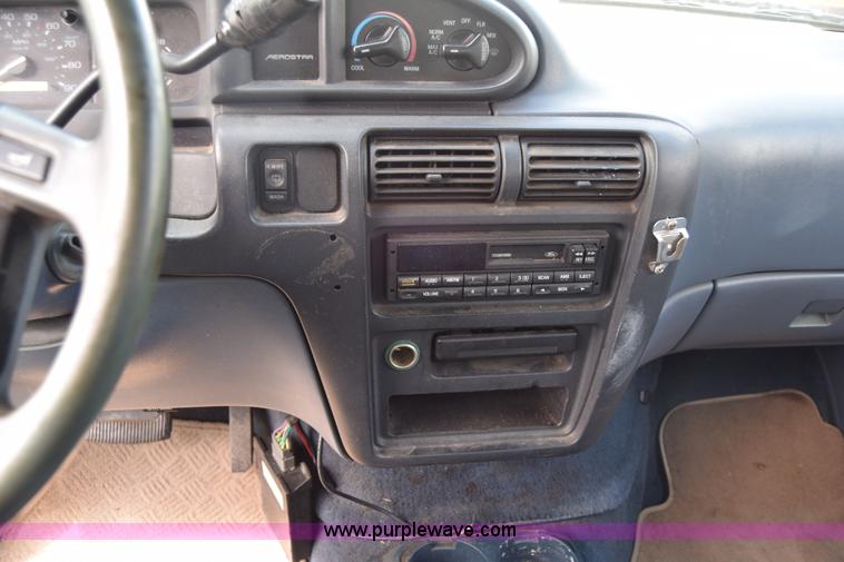 image for item L2556 1996 Ford Aerostar van