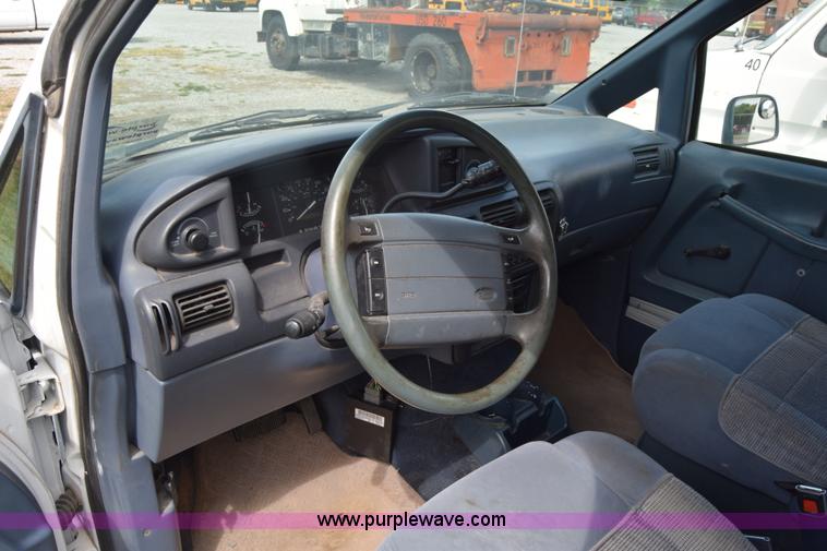 image for item L2556 1996 Ford Aerostar van