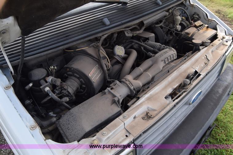 image for item L2556 1996 Ford Aerostar van