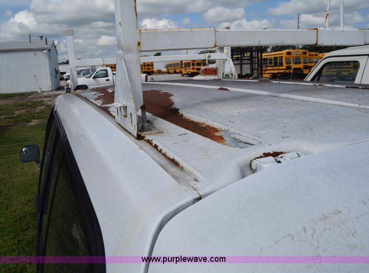 image for item L2556 1996 Ford Aerostar van