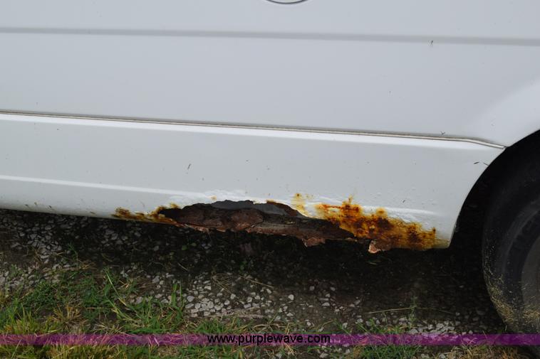 image for item L2556 1996 Ford Aerostar van