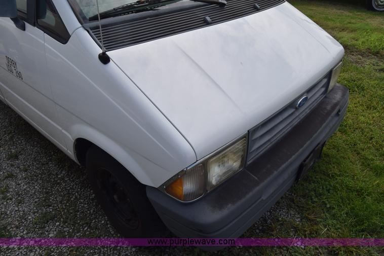 image for item L2556 1996 Ford Aerostar van