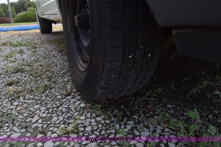 image for item L2556 1996 Ford Aerostar van