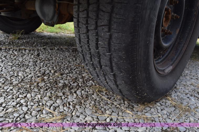 image for item L2556 1996 Ford Aerostar van