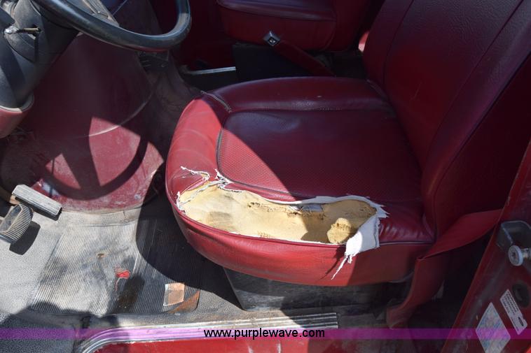 image for item L2557 1989 Ford Econoline E150 van