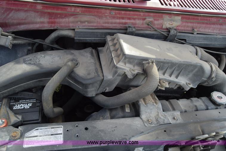 image for item L2557 1989 Ford Econoline E150 van