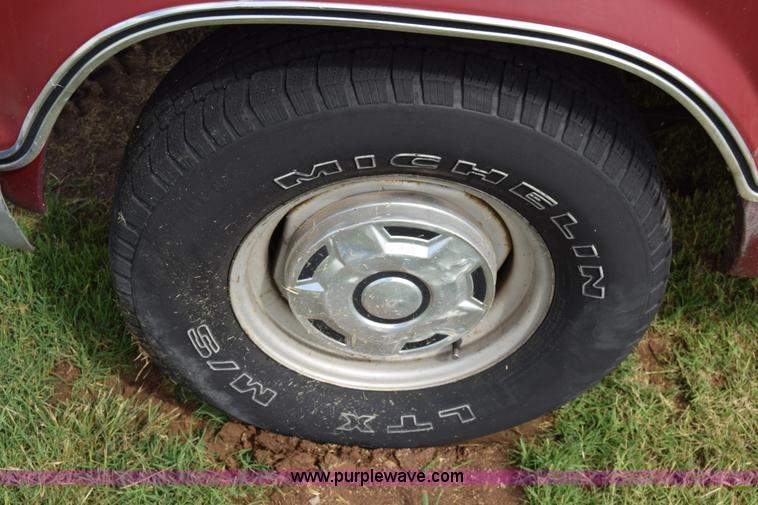 image for item L2557 1989 Ford Econoline E150 van