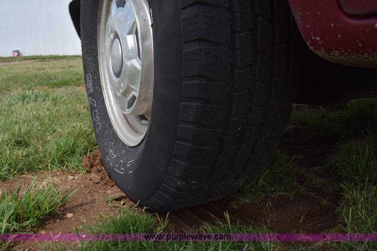 image for item L2557 1989 Ford Econoline E150 van