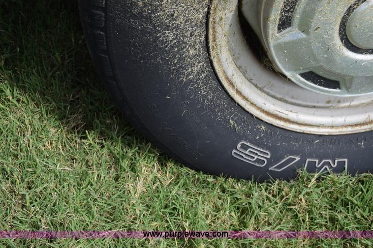 image for item L2557 1989 Ford Econoline E150 van