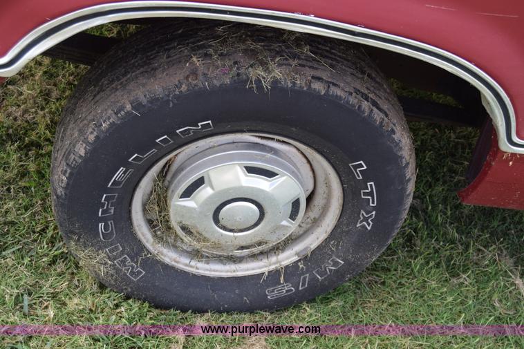 image for item L2557 1989 Ford Econoline E150 van