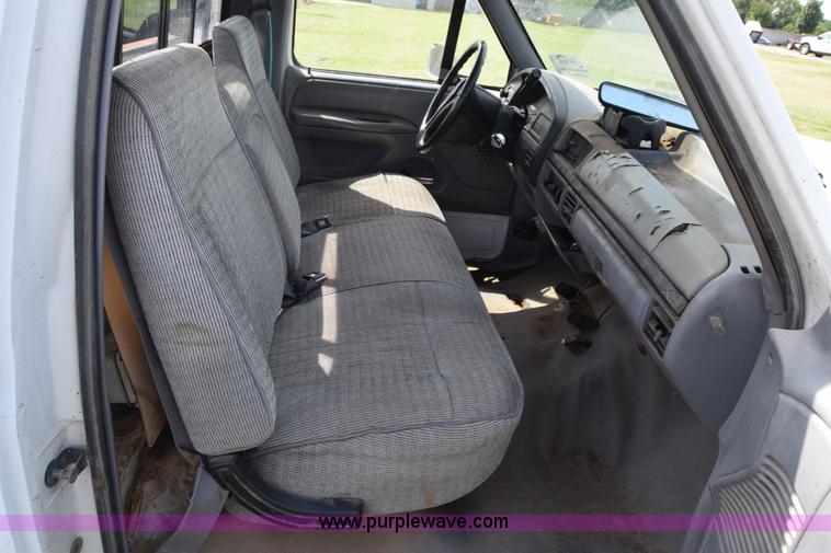 image for item L2558 1994 Ford F250 HD flatbed pickup truck