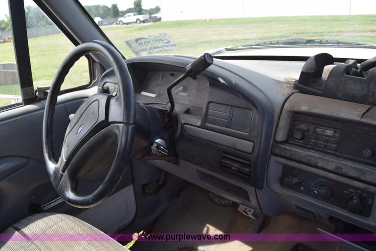 image for item L2558 1994 Ford F250 HD flatbed pickup truck