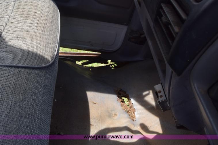 image for item L2558 1994 Ford F250 HD flatbed pickup truck