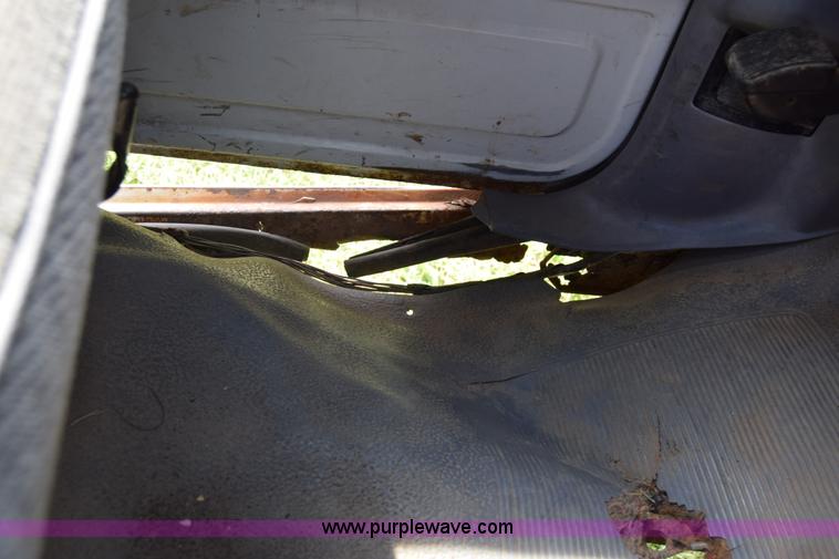 image for item L2558 1994 Ford F250 HD flatbed pickup truck