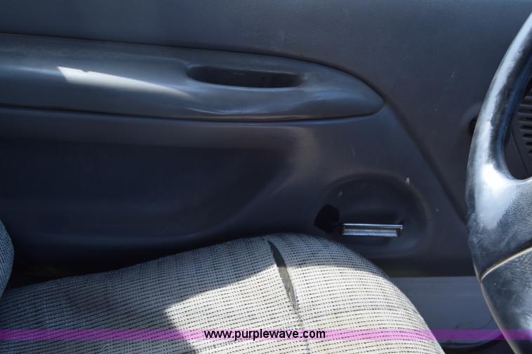 image for item L2558 1994 Ford F250 HD flatbed pickup truck